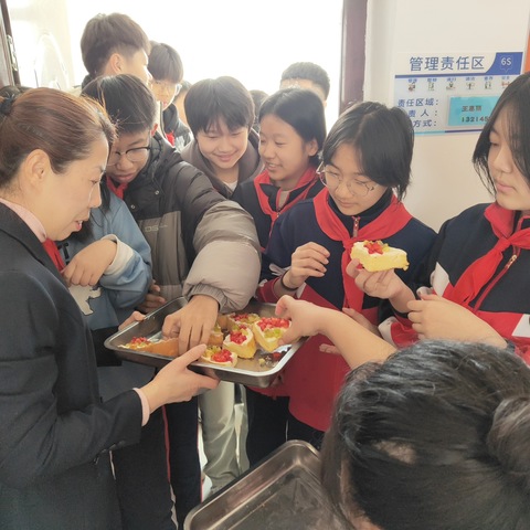 【北湖街道西虹社区】“烘享幸福，焙感快乐”三八妇女节烘焙蛋糕活动