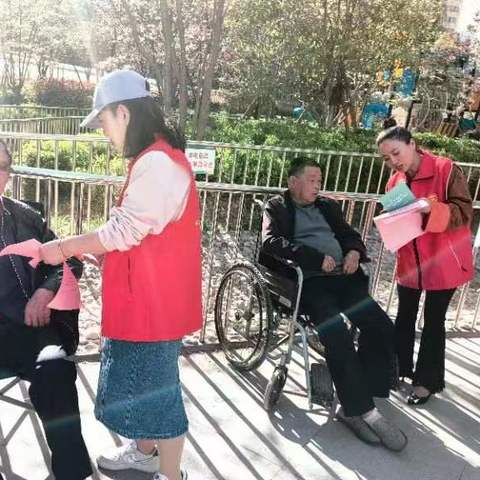 “家庭病床”服务，让群众足不出户有“医”靠