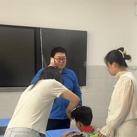 筑牢安全防线   守护“舌尖”安全 ——郑州实验外国语学校东校区食品安全演练