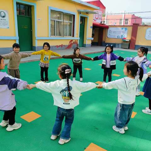 户外游戏活动——张村集镇中心校黄开河幼儿园