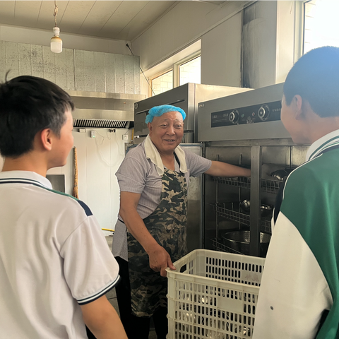 劳动砺心智 实践促成长——毕家寨小学“五一”劳动节主题教育系列活动