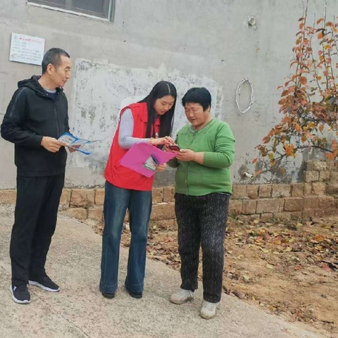 榆山街道新博士村：第一书记走街串巷，助力医保缴费