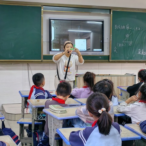 记横峰县实验小学数学组一、二年级展评课