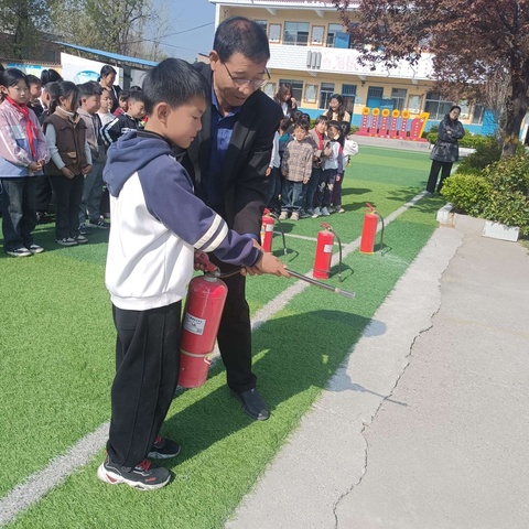 消防演练，安全同行——涧口乡草庄小学消防演练纪实