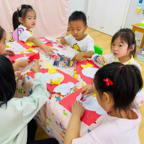 “我为祖国献祝福”新启蒙幼儿园国庆精彩瞬间