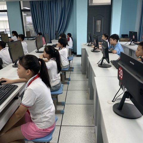 【足品文化育成长】“书香诗韵 醉美词话”——抚州高新区第二小学第一届古诗词大赛活动纪实