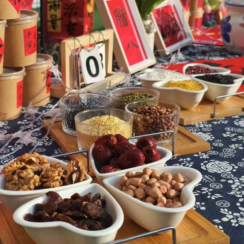 “腊八迎年·‘童’暖寒冬”南二环社区腊八节主题活动