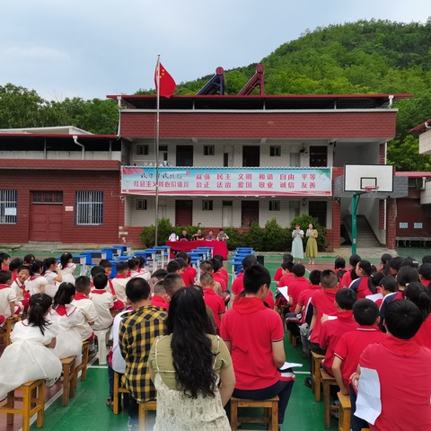 激扬青春，凯歌嘹亮！——记高枧乡义源小学课桌操暨红歌合唱比赛