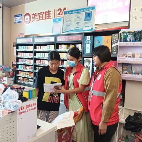 八所镇滨海社区网格员入户开展禁毒宣传活动