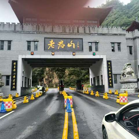 烟雨朦胧老君山，一场诗意的雨中漫游