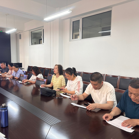 【舌尖上的信任之旅】潞城中学西校区5月膳食家委会活动