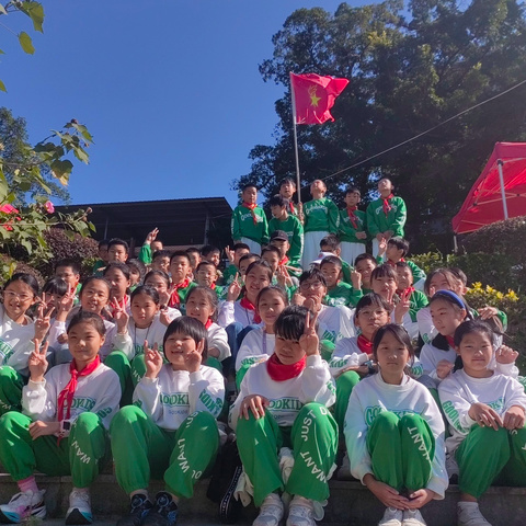 “劳”以启智 “动”以润心 ——福师附小五（5）雏鹰中队开展“生活即教育 劳动铸辉煌”秋季研学活动