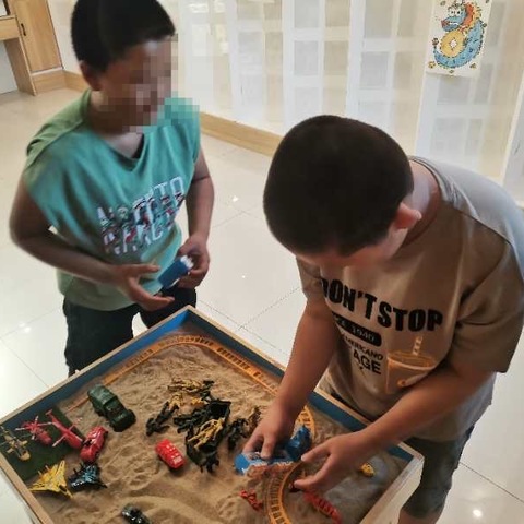 和兴苑社区开展暑期“少年儿童心向党 真情相伴护成长”儿童关爱服务活动