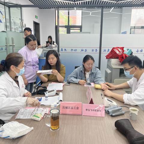 【幸福历城 群众满意】绿地汇社区开展“健康城镇 健康体重”爱国卫生月主题宣传活动