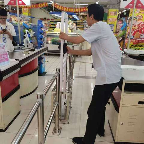 践行五星营运规范   创建优质服务门店   周二 环 境 卫 生日   百花防损收货组清洁卫生篇