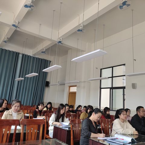 南吕中心小学语文组“教——学——评”一体化视域下学习任务群单元设计专题研讨活动简报