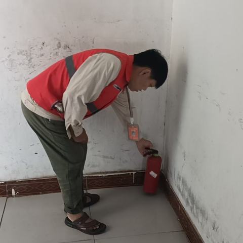 四更镇网格员集中开展消防安全宣传活动