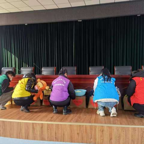 曹妃甸区六农场团委开展“爱心敲门 情暖万家”志愿服务活动