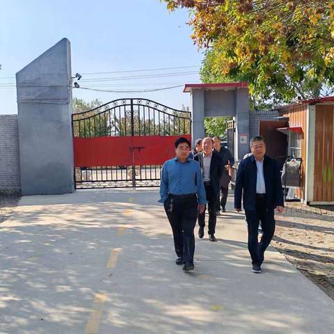 学校调研暖人心  共谋规划促发展—县教育局党组书记、局长白宏志同志一行到金牛镇中心学校工作调研纪实