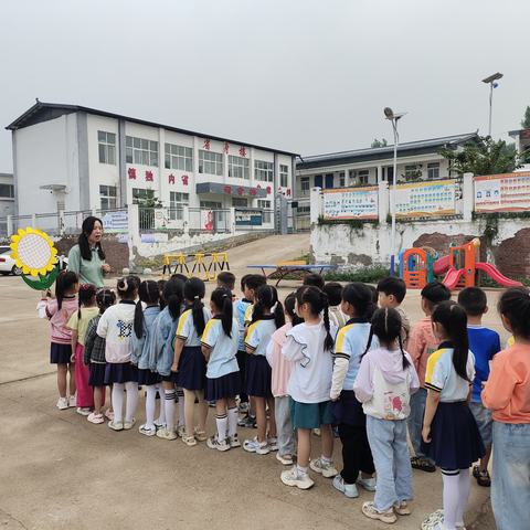 初探小学        赴一场“成长之约”