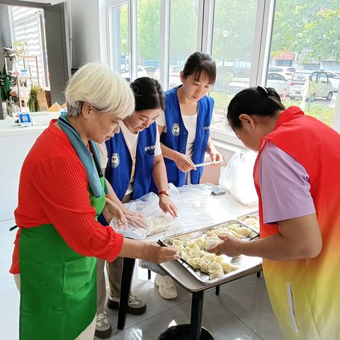 【城南社区】“蓝丝带家家通”关爱零距离，温暖老人心