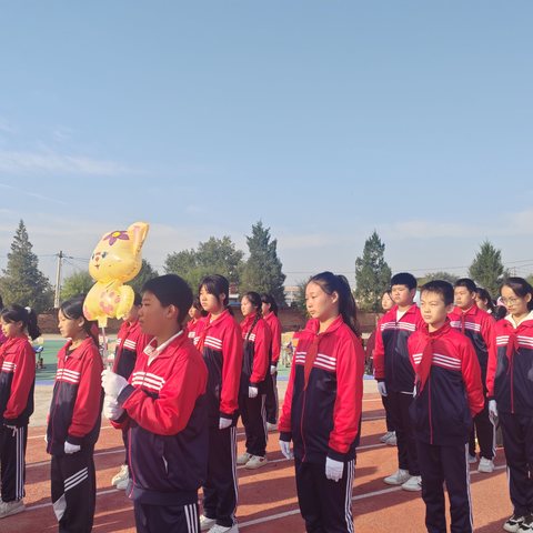 朱小学子展雄姿竞逐，金秋赛场扬风采争先 | 朱碌科镇小学第十四届体育节暨秋季田径趣味运动会隆重开幕