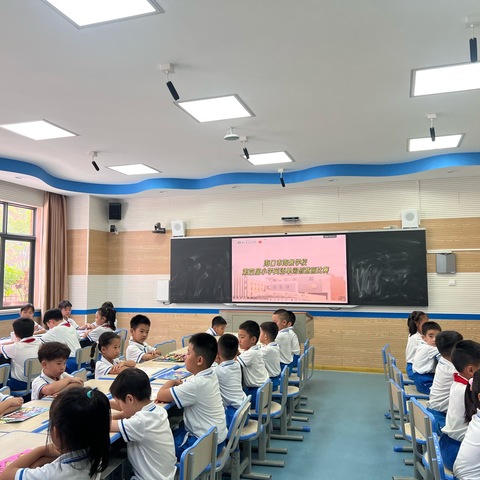 海口市海景学校第四届小学英语单词创意画比赛：当英语遇上画笔，绽放创意之花