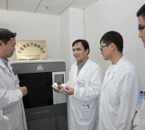 宁夏医科大学总医院成功独立自主开展一例微创小切口“单孔分体式脊柱内镜技术（OSE技术）”