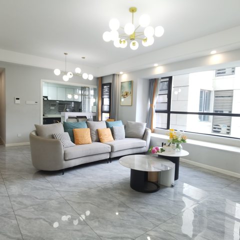 ⭐️南湖世家，精装横厅322，拎包入住，产权90平老证带车位，报价52.8万，🔑65402