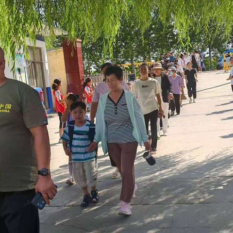 最美的遇见，最好的开始——仇陶中心小学一年级新生入学家长会