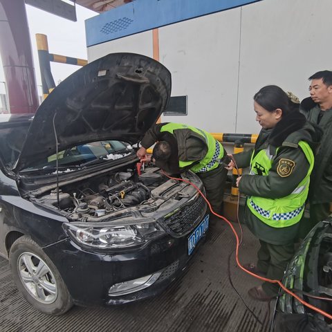 热心助力，温暖司乘出行路