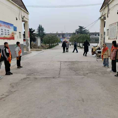 冬日寒风冷，校园暖意浓——磨庄小学第十六周值周总结