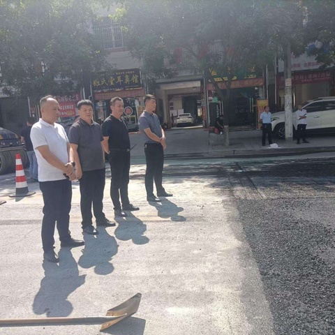 精心维护市政设施 守护群众脚下安全