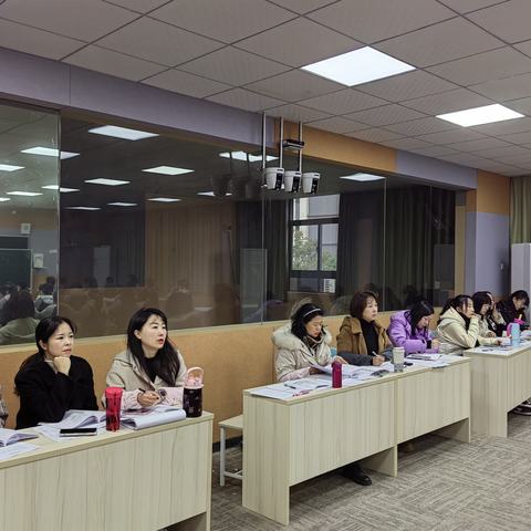 教以共进，研以致远——记钟家村小学英语组2024-2025上学期第十五周比教学教研活动