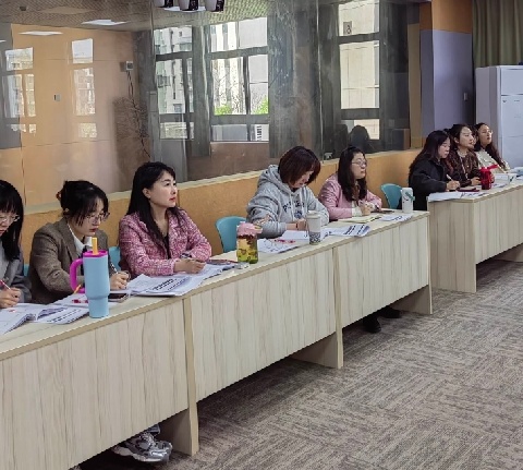 教研促进步 教师共成长——记钟小本部英语组第八周比教学活动