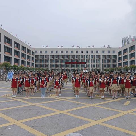 趣探小学“幼”见成长——仁怀市馨梦圆幼儿园大班年级组参观小学