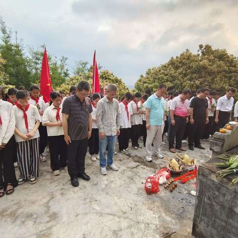 缅怀先烈铭历史，师生共筑爱国情——北流市沙垌镇沙垌小学清明节清廉祭扫烈士墓活动