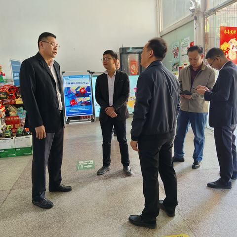 五指山市政府黄育坚副市长到海汽五指山分公司检查2025年春运安全生产工作