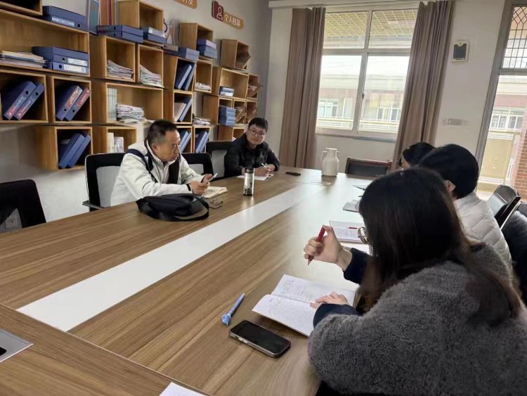 简篇-【灵美龙小·校本教研】“金陵好课堂”:AI赋能助力小班制下的差异化教学——龙潭中心小学数学校本研修系列活动(一)