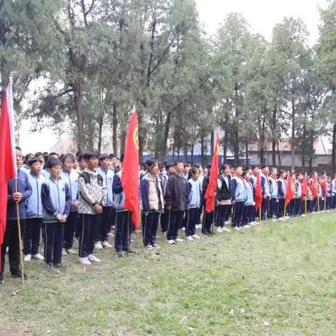 淄角镇学区开展清明节祭奠革命先烈暨国防教育宣传活动