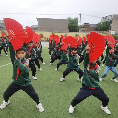 践行双减    乐享运动——庙头小学功夫扇展演及队列队形会操比赛