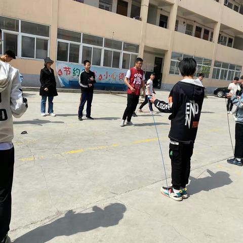 不忘初心，追梦而来。---记丰庄初级中学体考前的一天。
