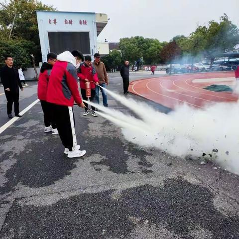 清水中学举行2022年消防安全及应急逃生演练活动