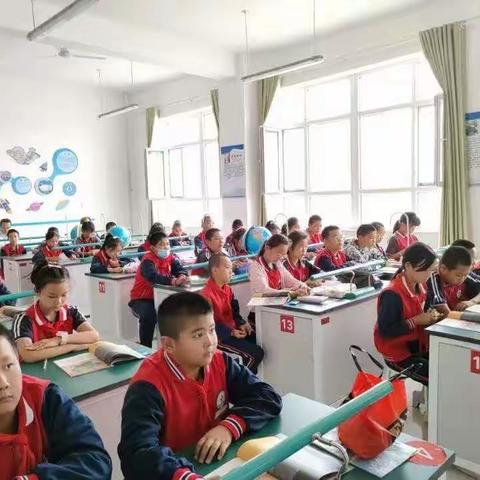 【芦趣·】集体备课凝智慧，展评活动显风采——库尔勒市第二十二中学综合组教研活动