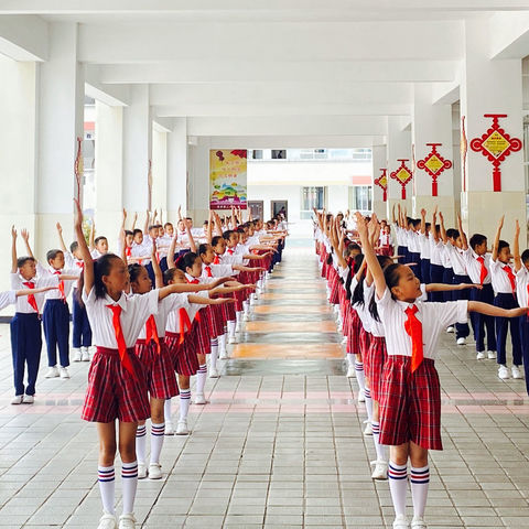 养成教育润童心，良好习惯助成长------普洱市思茅区第二小学举行三年级养成教育徒手操比赛