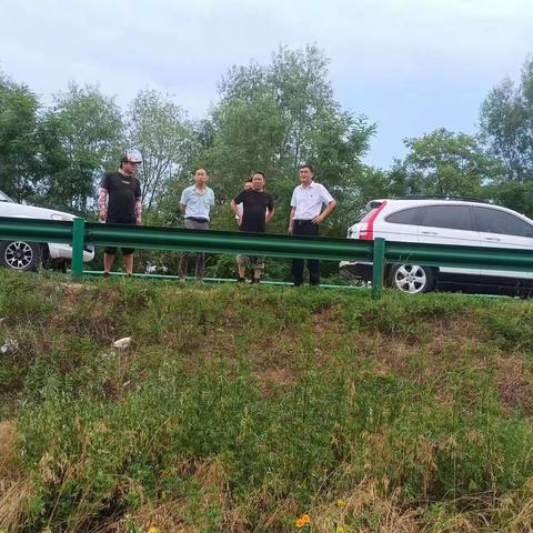 精心管护        巩固绿化效果