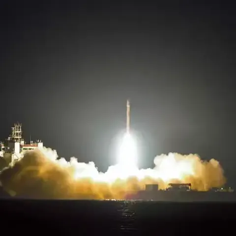 【日照火箭发射夜 海边狂欢追星人】——2025.8.8三人组日照之行