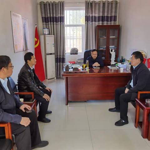 县政协副主席王瑞岭到大辛庄乡参加“公仆日”活动，开展“进百村、入百企、访民情、助发展”调研