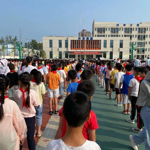 生命无代数，人生有几何，问津追梦人，奋力往前行