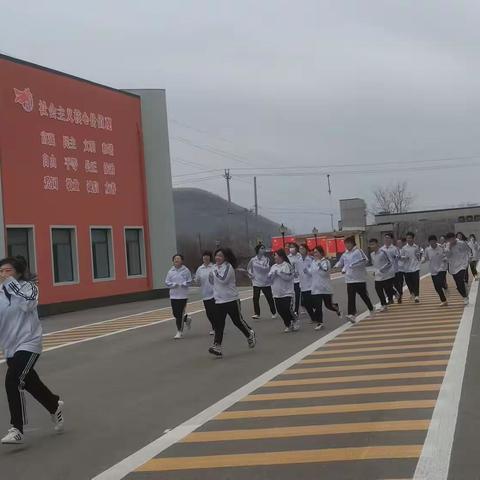 防火常识进校园，自防自救保安全—桓仁职教商店消防应急疏散演练